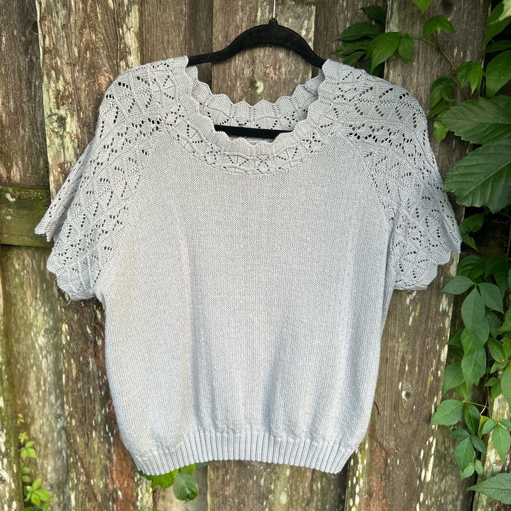 Vintage Scalloped Knit Top with Eyelet Sleeves – No Tag (Fits M/L)